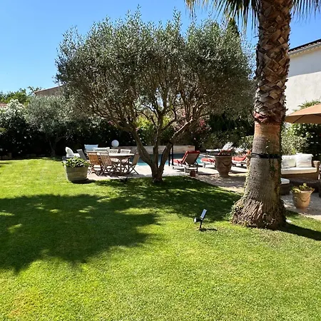 Camarina-lodging