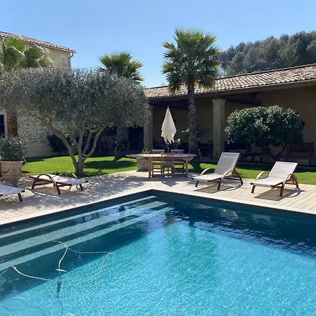 Camarina-lodging